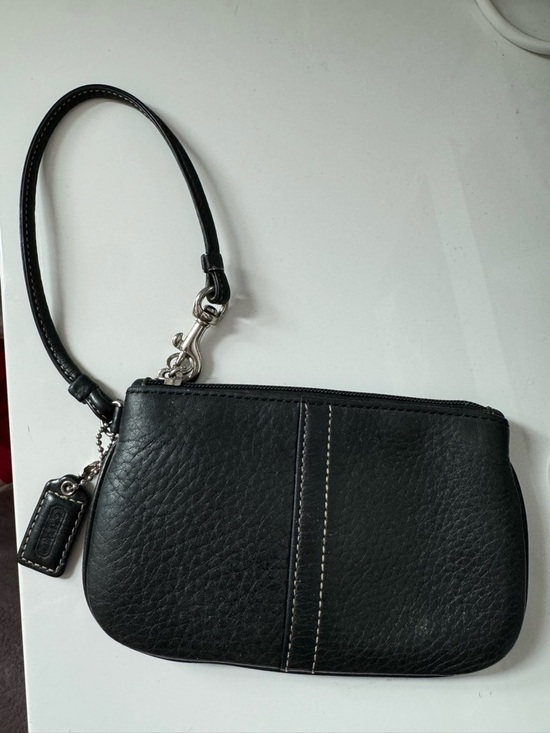 Coach Handbags - Vintage Coach Wristlet